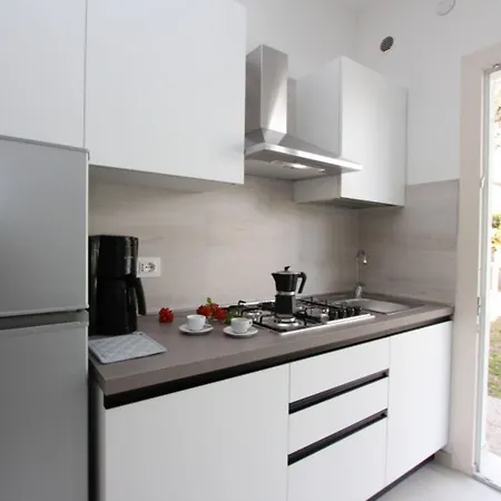 With Private Garden Διαμέρισμα