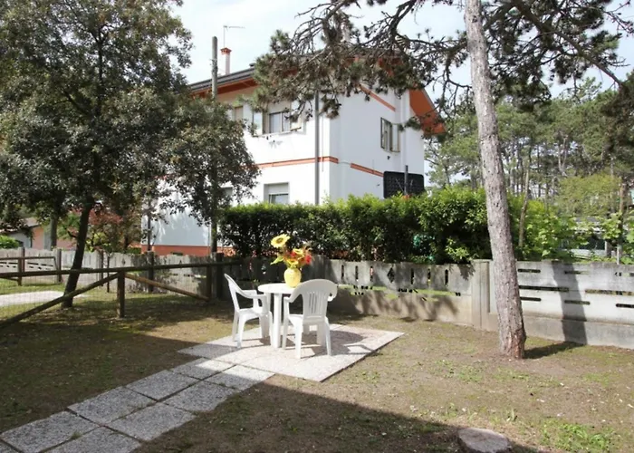 With Private Garden Appartamento Bibione